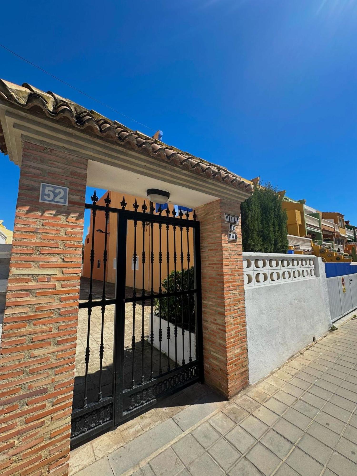 Apartamento Barbacoa, Piscina Y Playa La Pobla de Farnals Exteriör bild